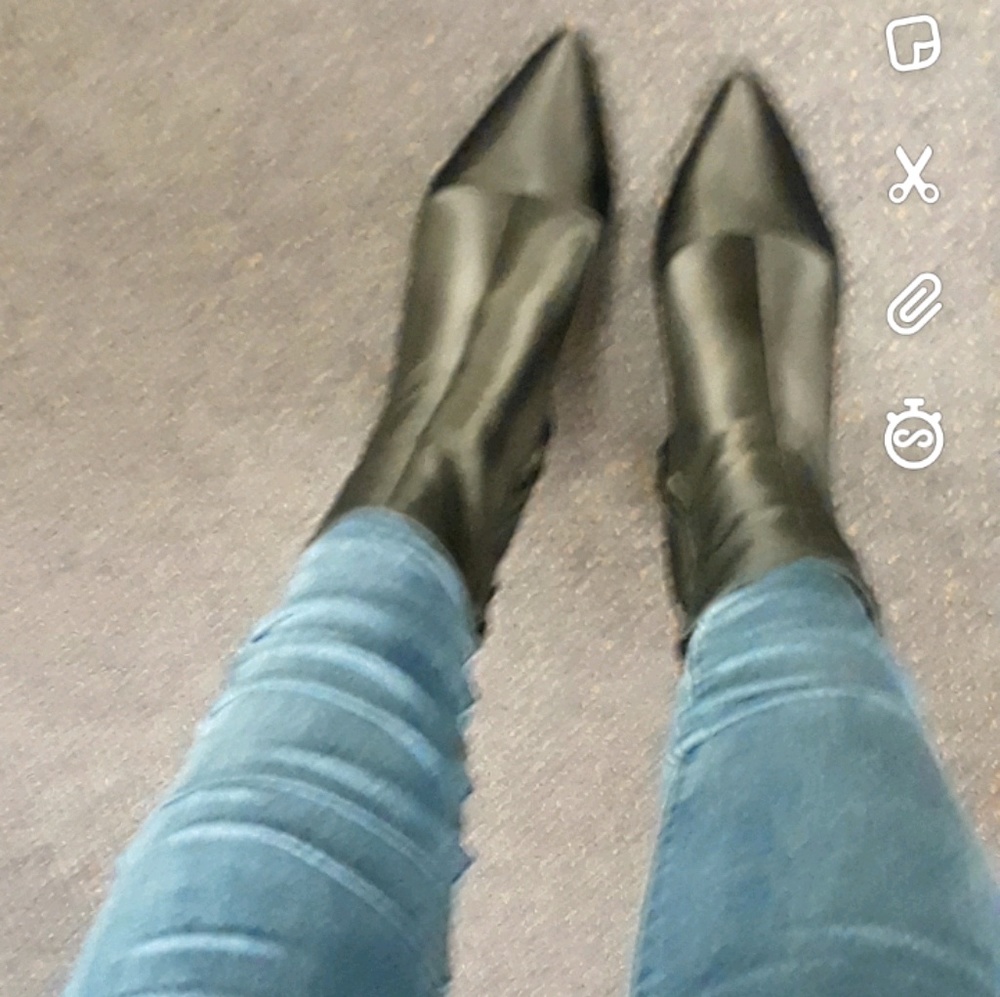 Meet your Posher, Lontraya